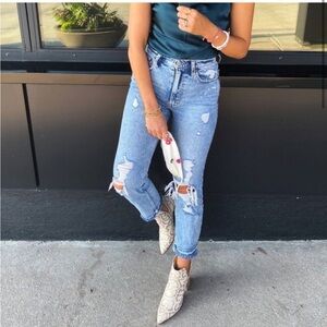 Abercrombie & Fitch Ultra High Rise Ankle Straight Released Hem Jeans 27/4 Short